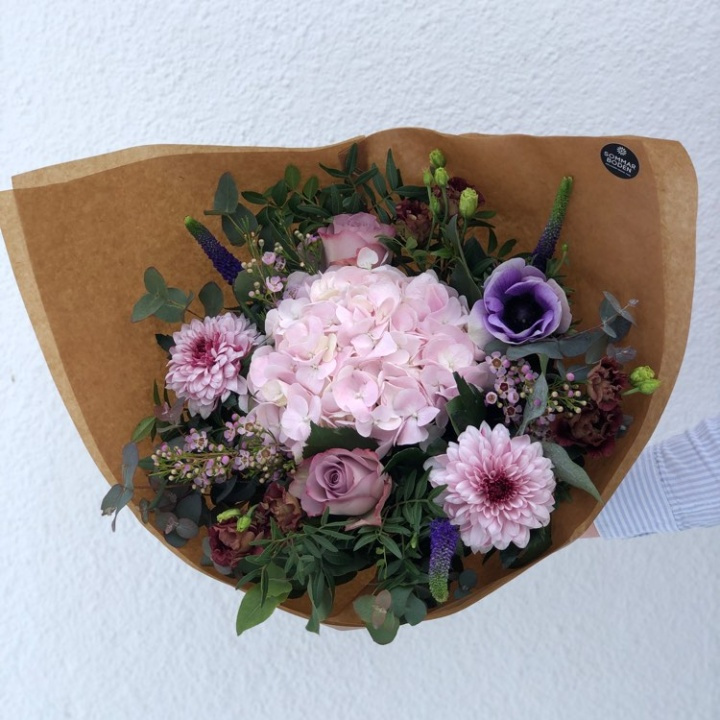Elegant bukett - Floristens val i gruppen Blommor hos Sommarboden i Höllviken AB (Elegant-blom-399)